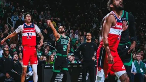 篮球巅峰对决：独行侠激战绿军，NBA焦点之战不容错过！